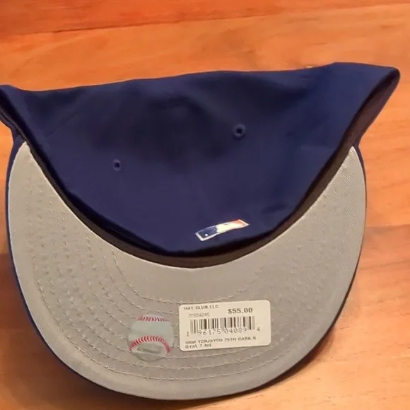 New Toronto Blue Jays, New Era Fitted Baseball Hat. - Picture 4 of 5